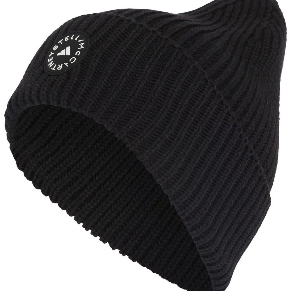 Шапка бини в рубчик