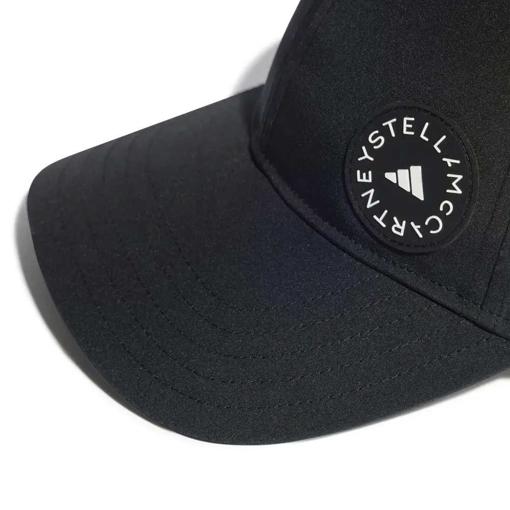 Кепка с логотипом