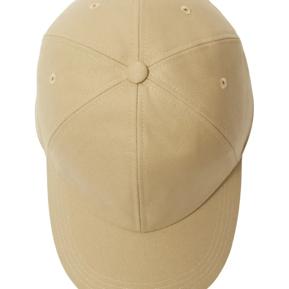 Бейсбольная кепка Бейсбольная кепка