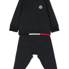 Спортивный костюм с нашивкой-логотипом Спортивный костюм с нашивкой-логотипом