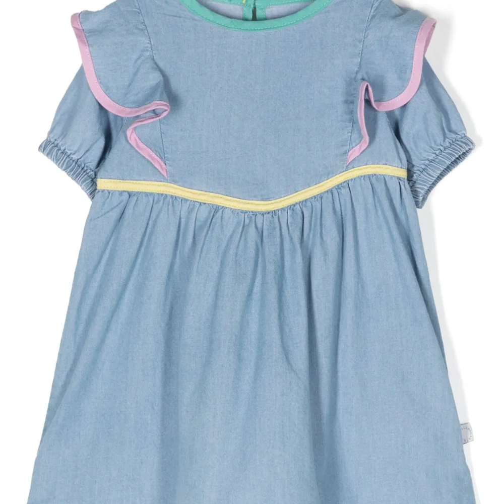 Платье из ткани шамбре