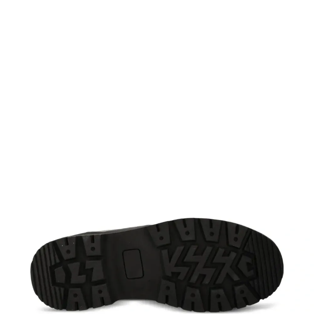 Кроссовки на шнуровке