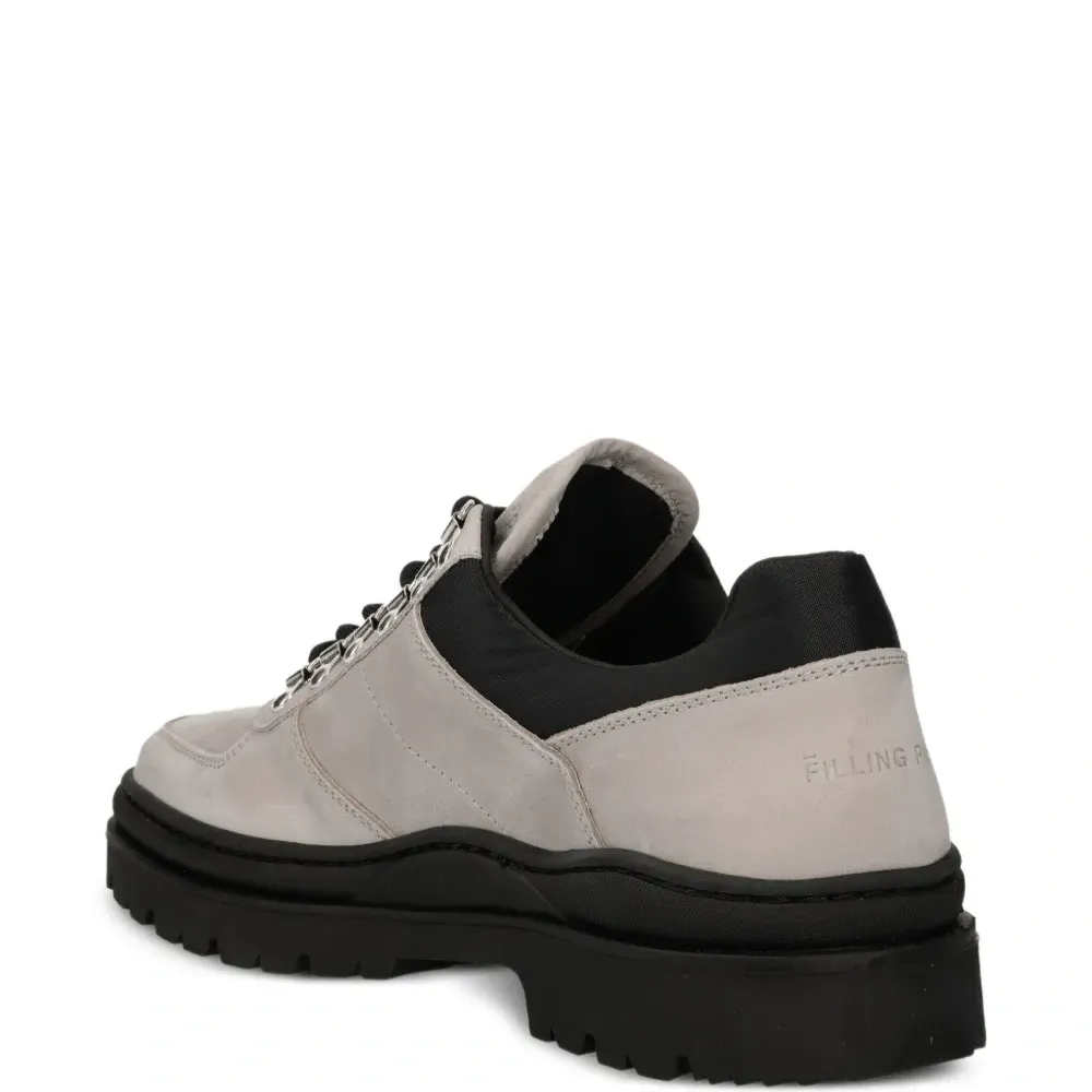 Кроссовки на шнуровке