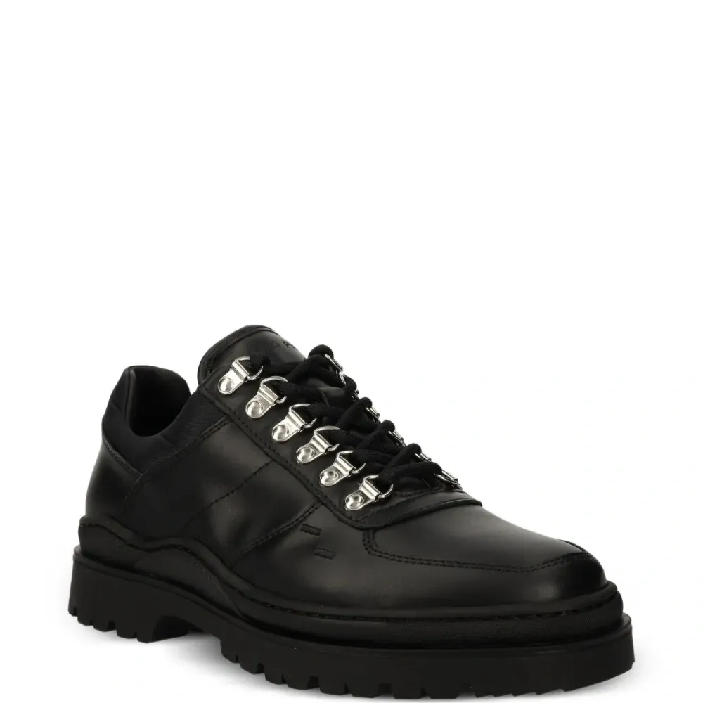 Кроссовки на шнуровке Кроссовки на шнуровке