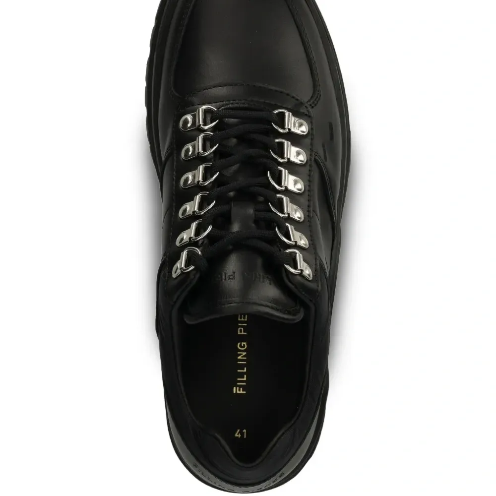 Кроссовки на шнуровке Кроссовки на шнуровке