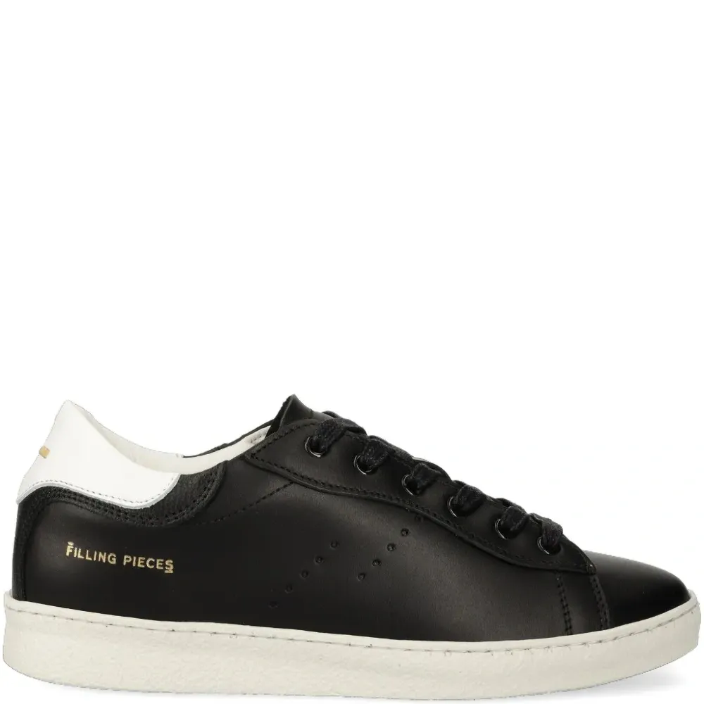 Кроссовки с перфорацией и вставками