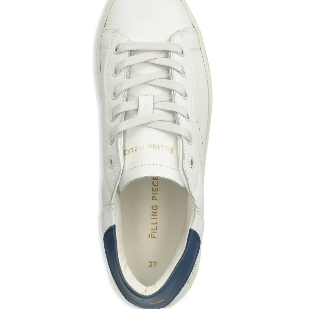 Кроссовки с вышитым логотипом Кроссовки с вышитым логотипом