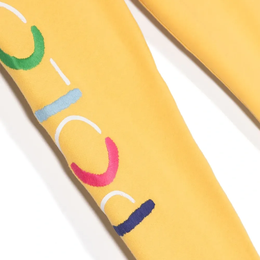 Зауженные спортивные брюки с вышитым логотипом Зауженные спортивные брюки с вышитым логотипом