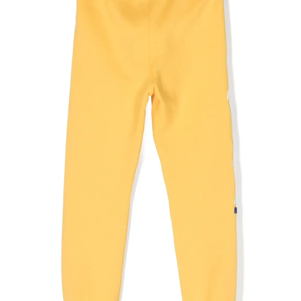 Зауженные спортивные брюки с вышитым логотипом Зауженные спортивные брюки с вышитым логотипом