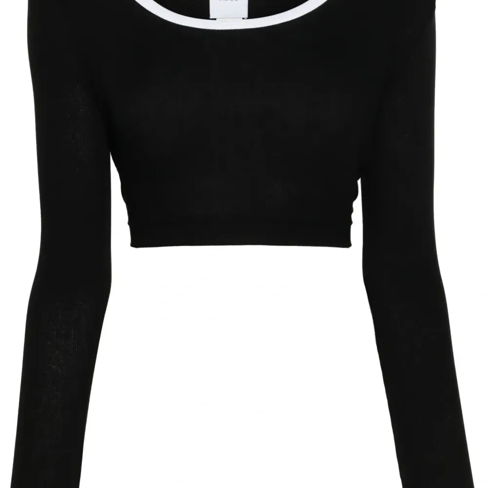 Укороченный топ в рубчик с логотипом