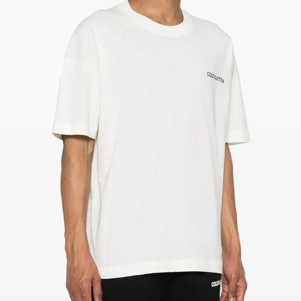 Футболка с логотипом