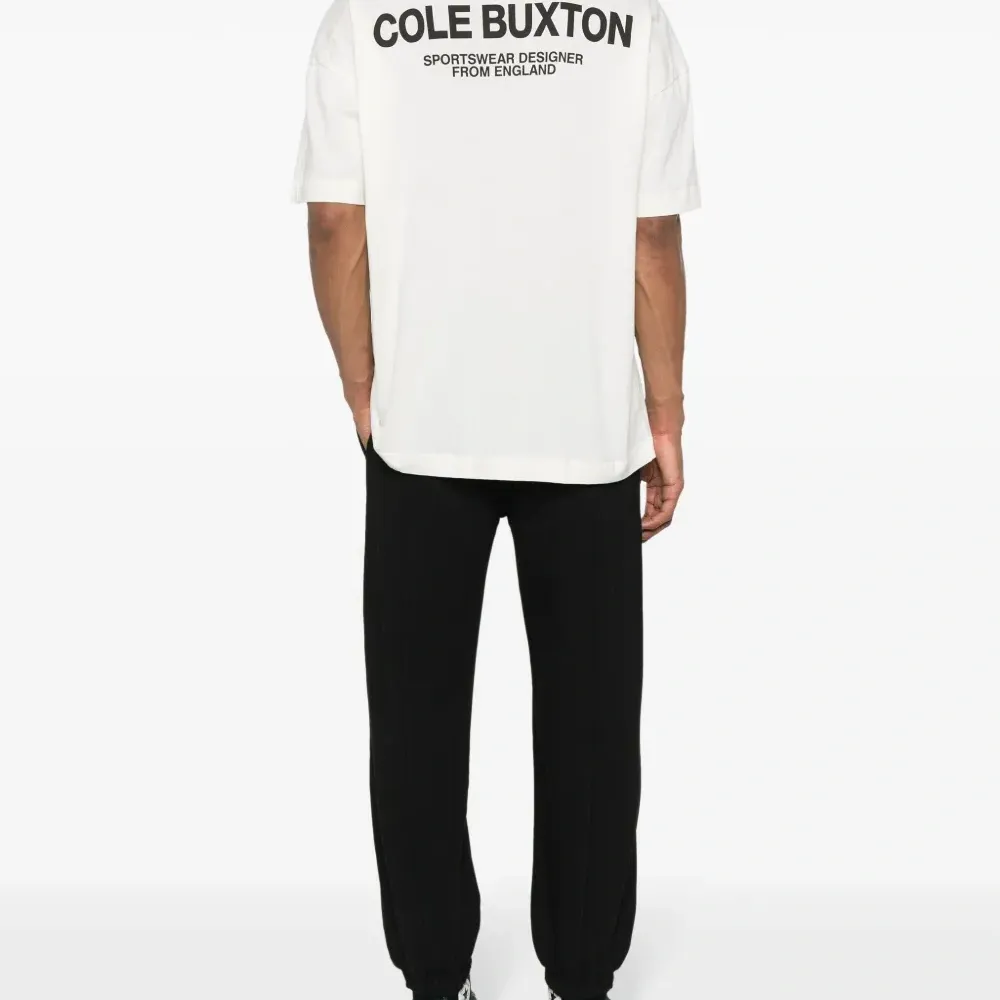 Футболка с логотипом