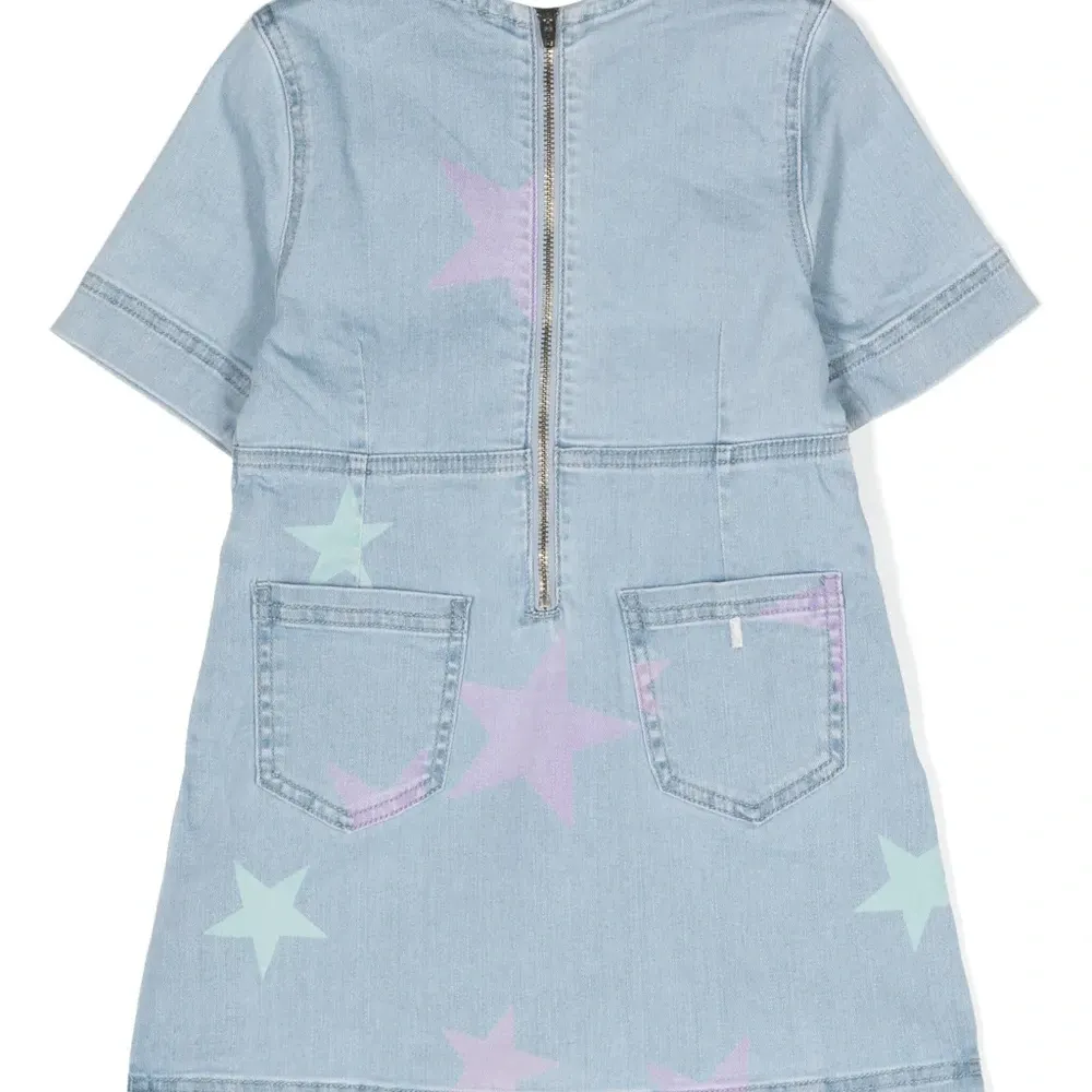 Джинсовое платье с принтом