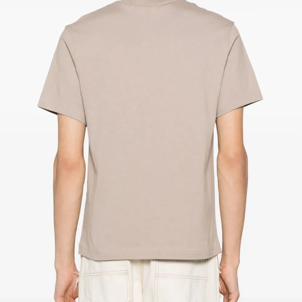 Футболка с логотипом