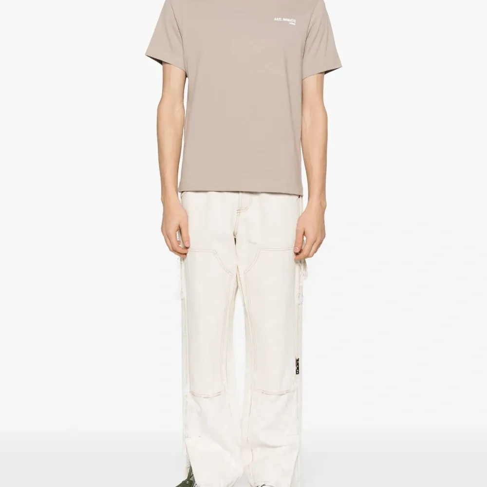 Футболка с логотипом