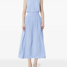 Плиссированное платье миди с высоким воротником