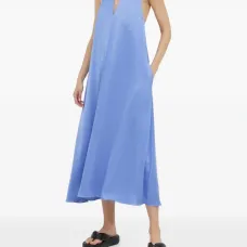 Платье миди с V-образным вырезом и воротником-халтер