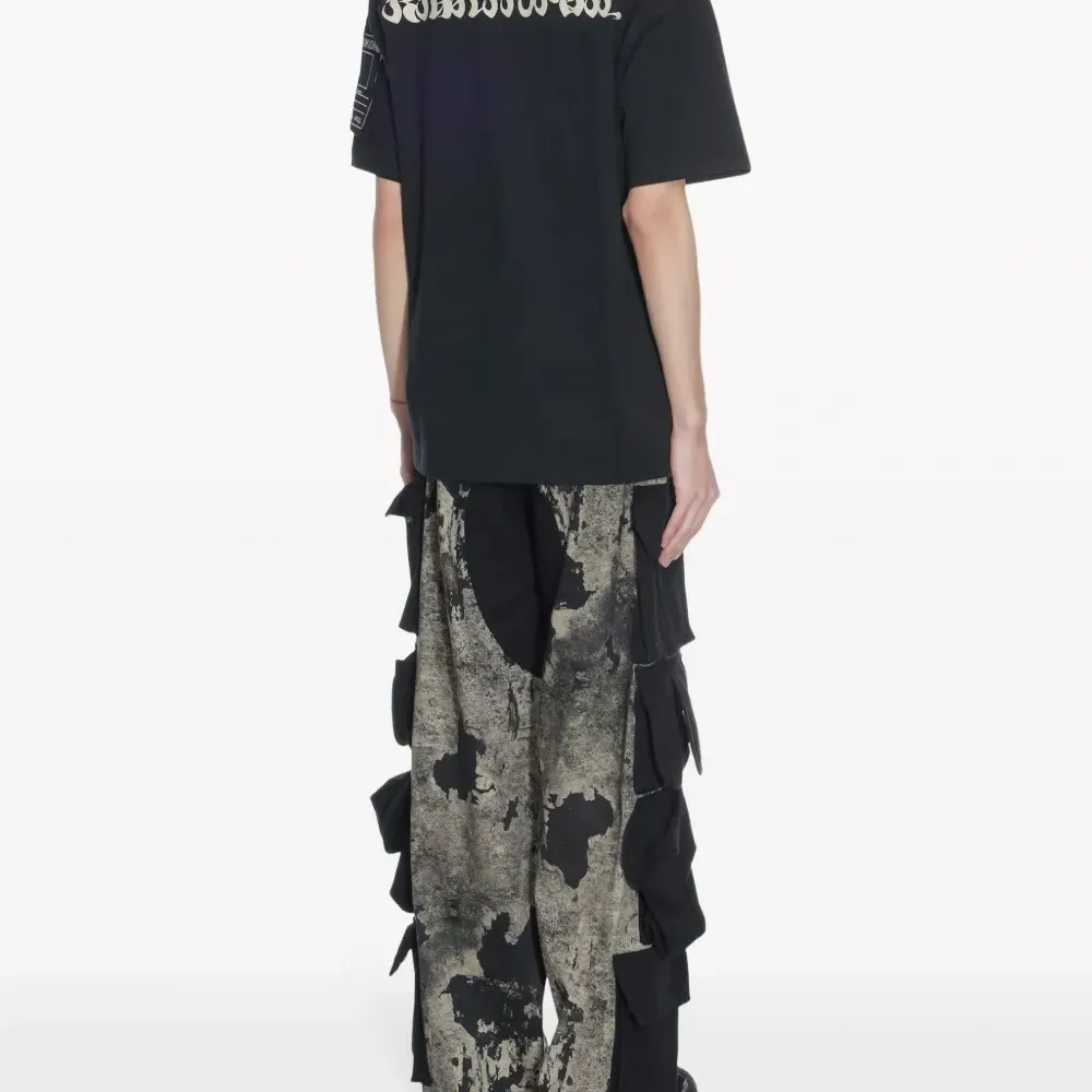 Футболка с графичным принтом