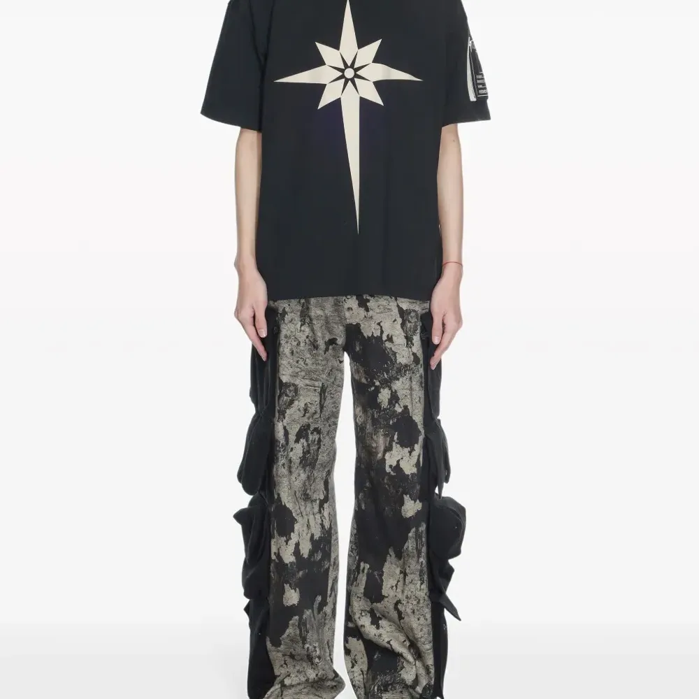 Футболка с графичным принтом