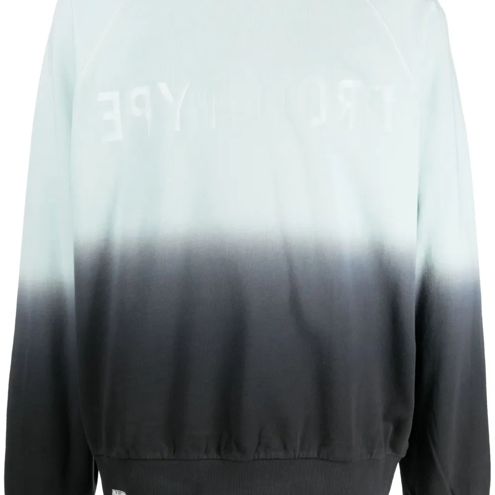 Толстовка с нашивкой-логотипом