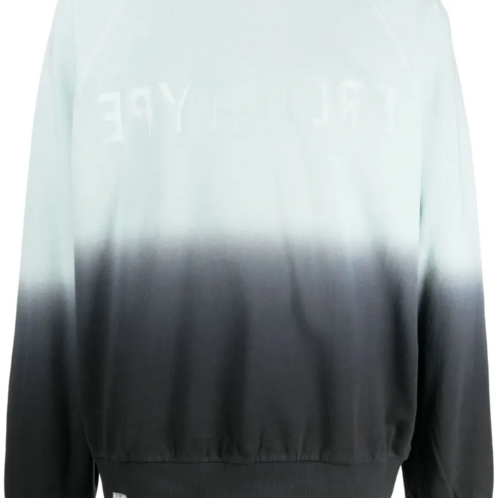 Толстовка с нашивкой-логотипом