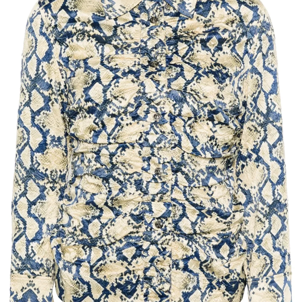 Атласная рубашка со змеиным принтом