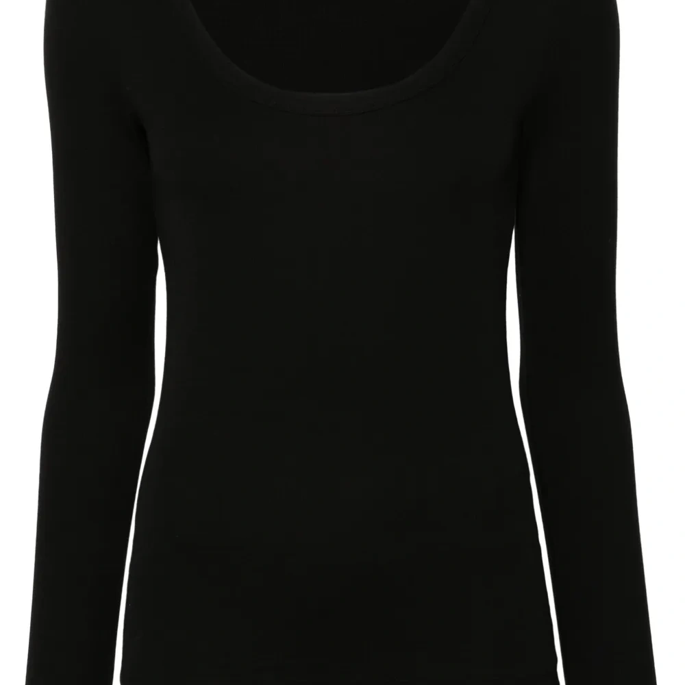 Футболка в рубчик с U-образным вырезом