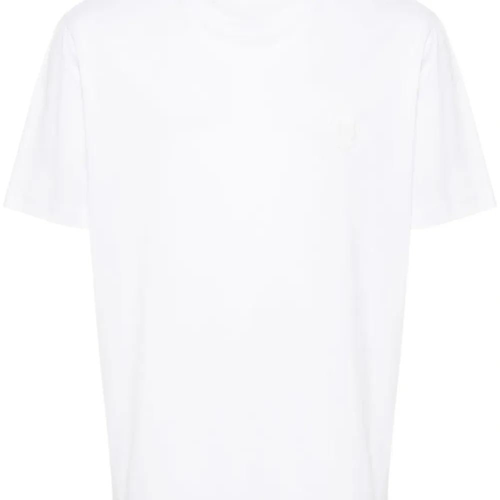 Футболка с вышитым логотипом