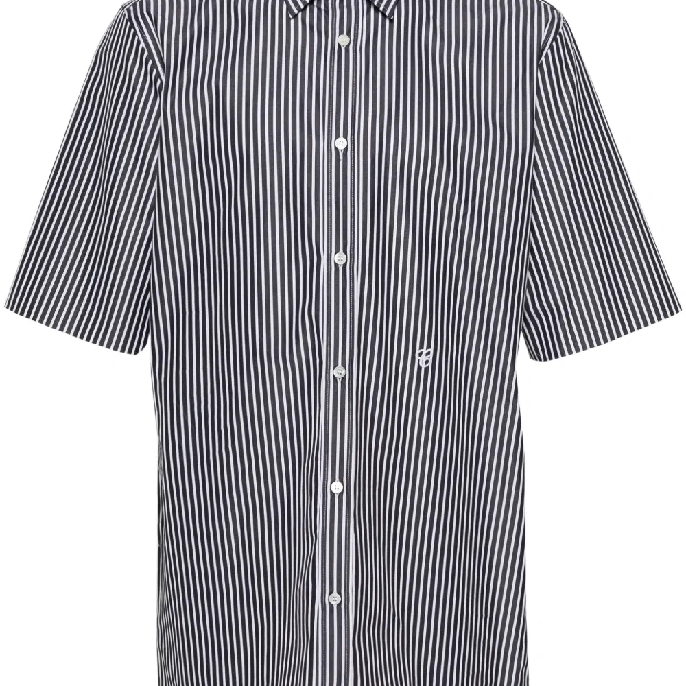 Полосатая рубашка с вышитым логотипом