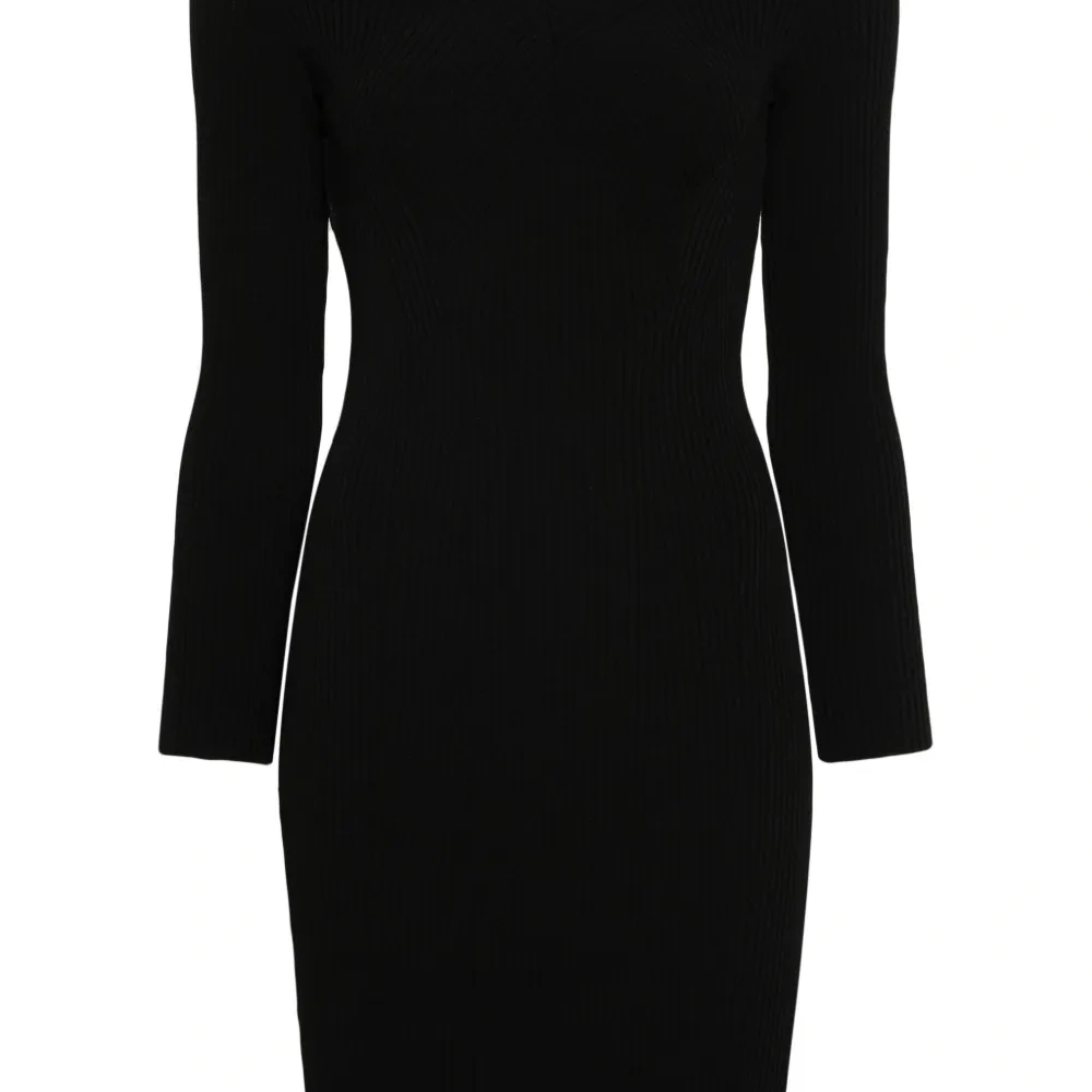 Трикотажное платье с V-образным вырезом