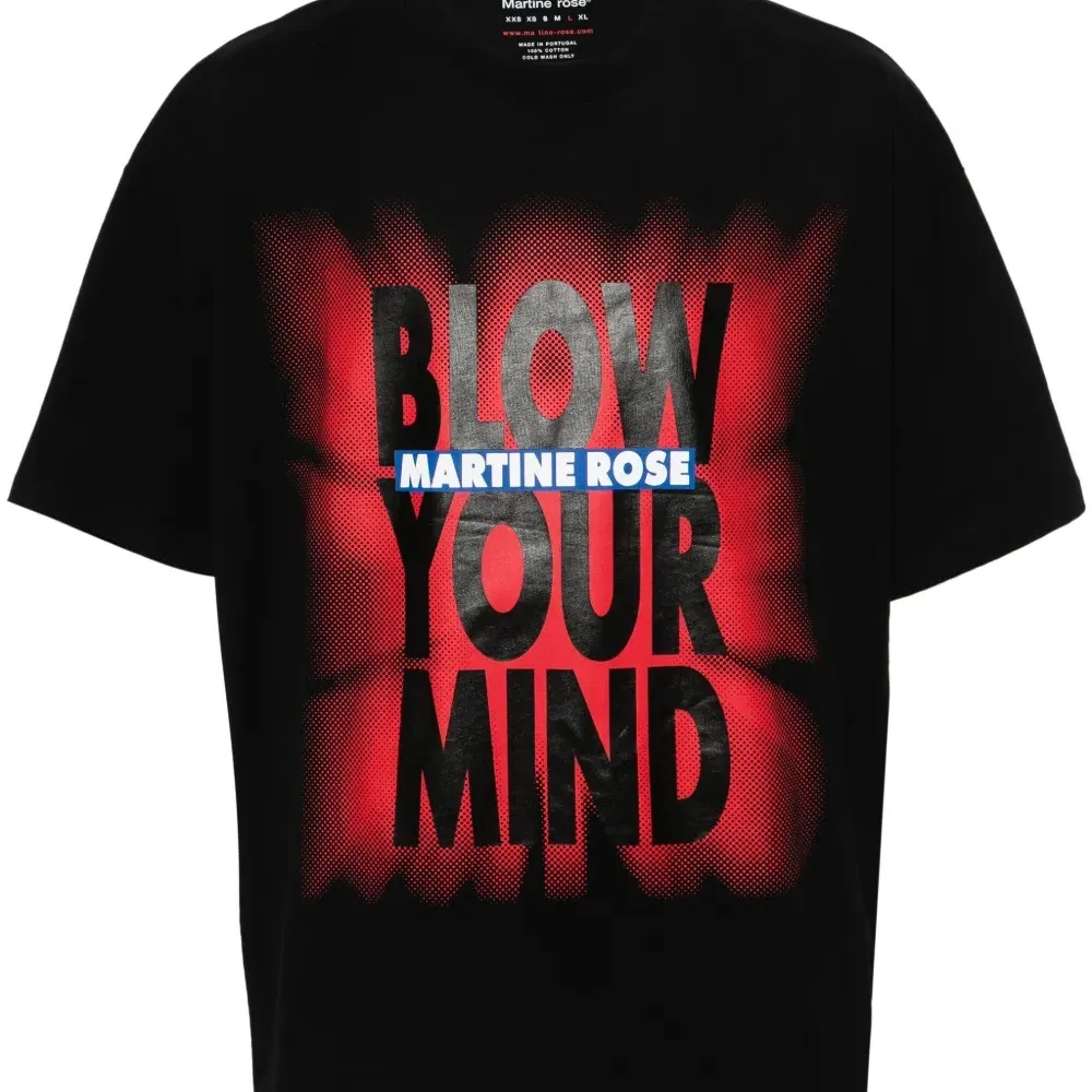 Футболка с логотипом