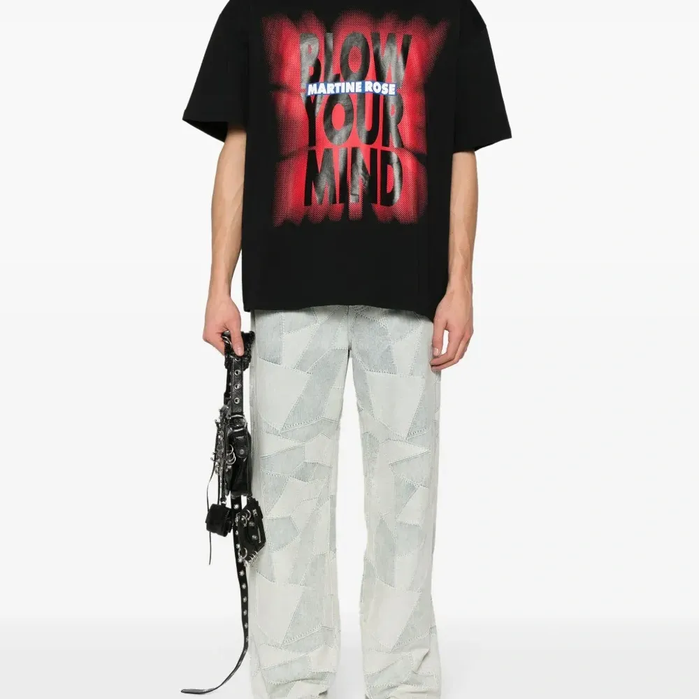 Футболка с логотипом