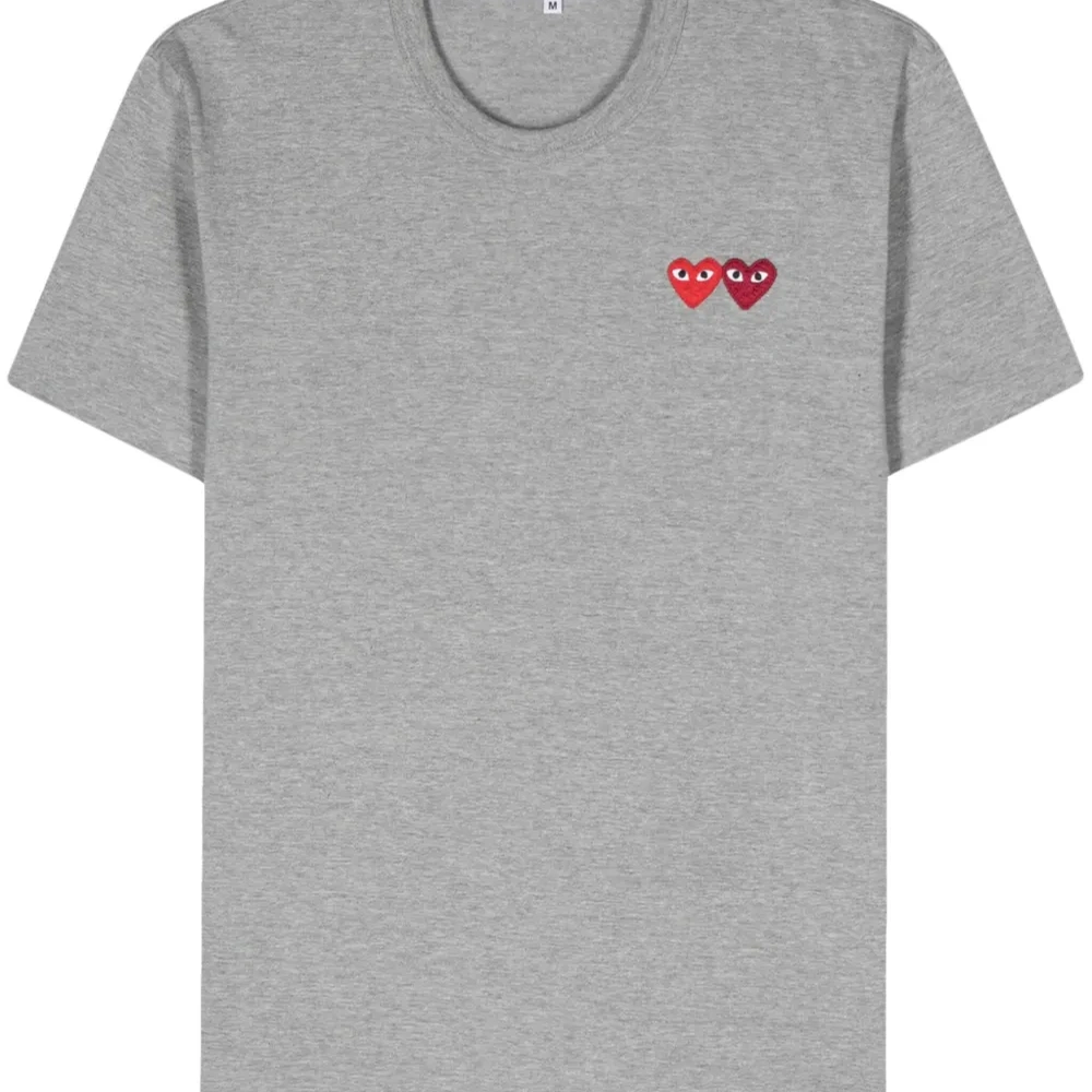 Футболка с нашивкой