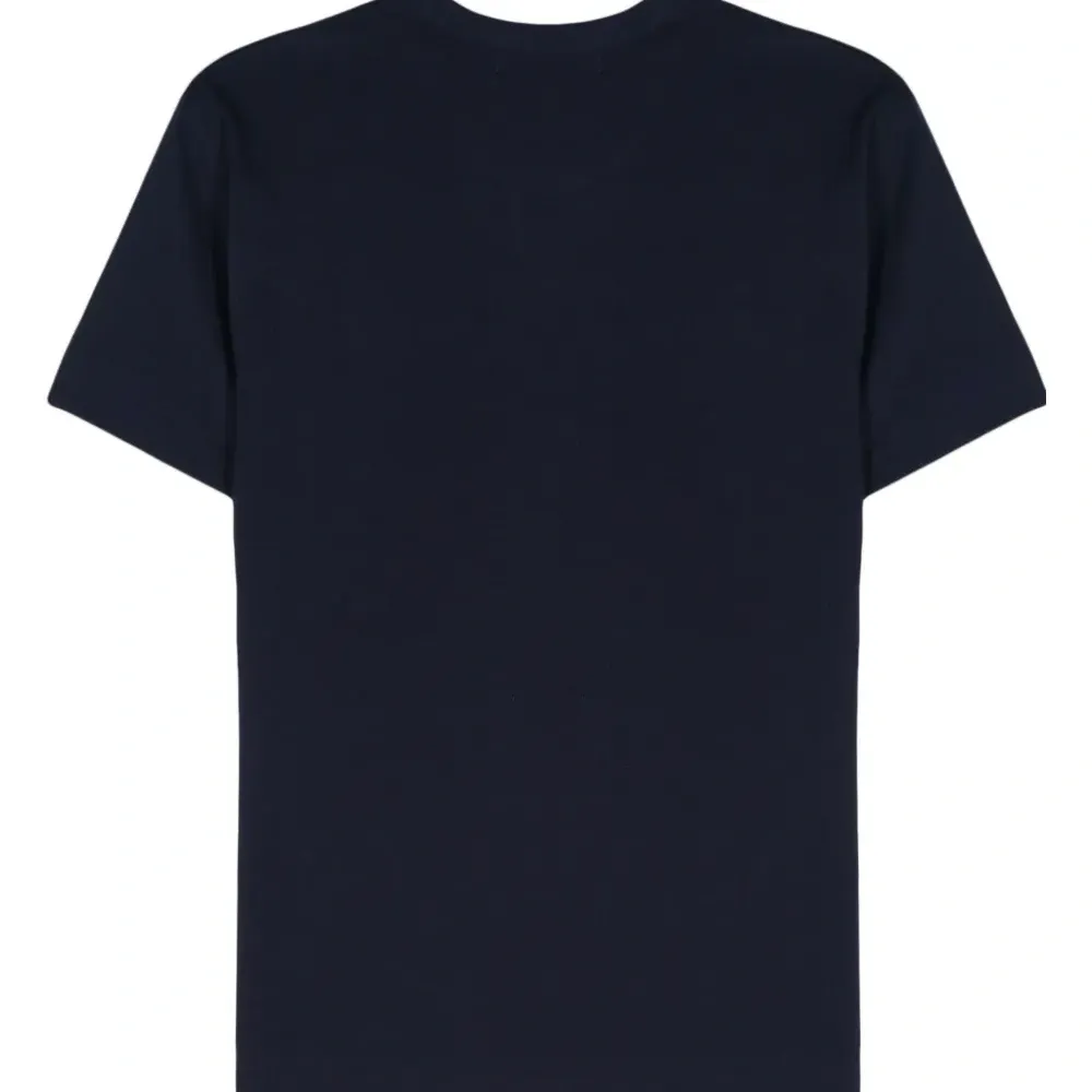 Футболка с нашивкой