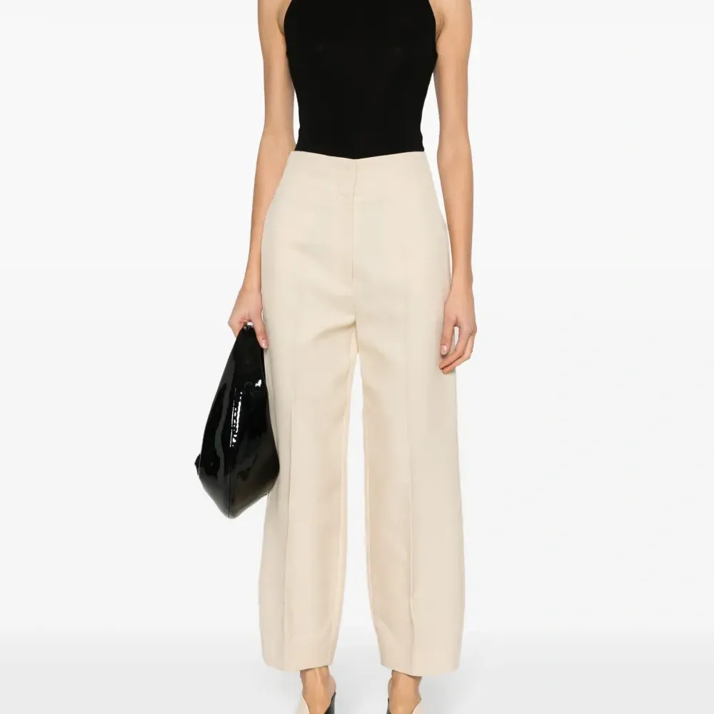 Шерстяной топ тонкой вязки