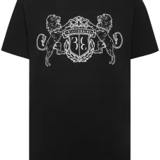 Футболка с вышитым логотипом