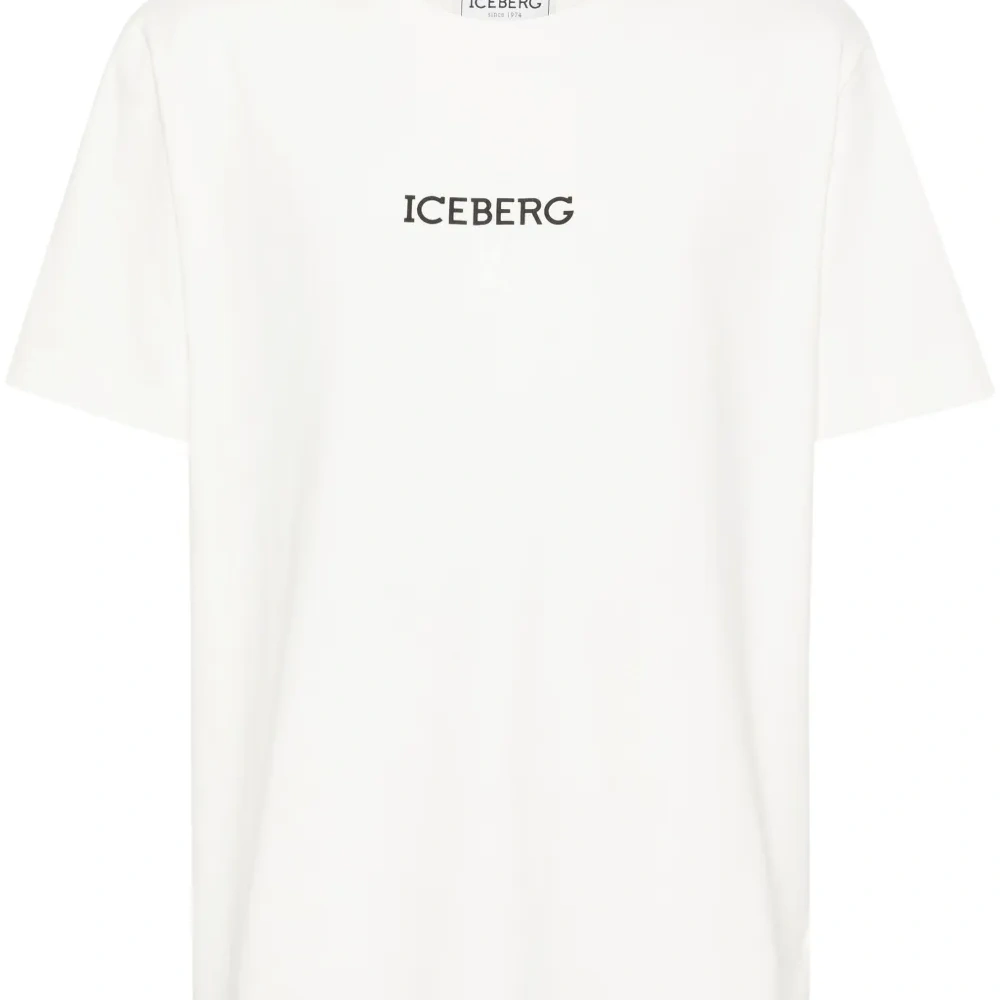 Футболка с логотипом