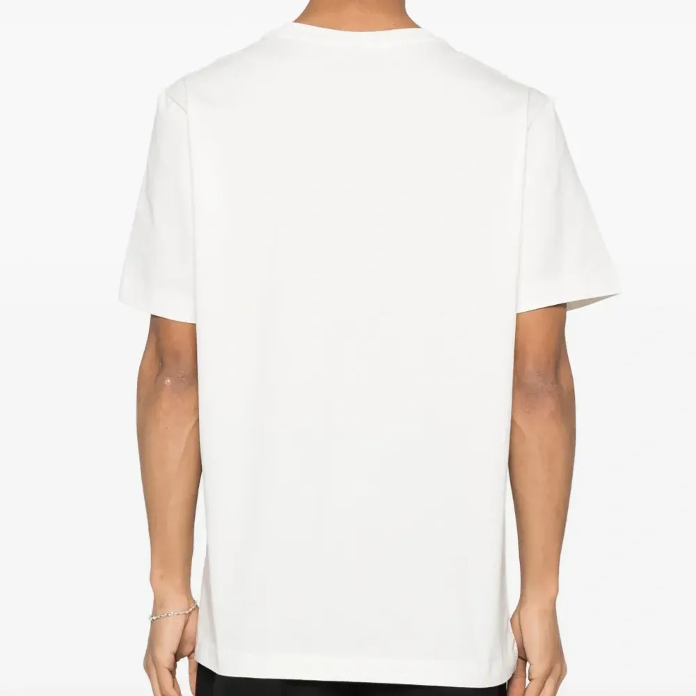 Футболка с логотипом