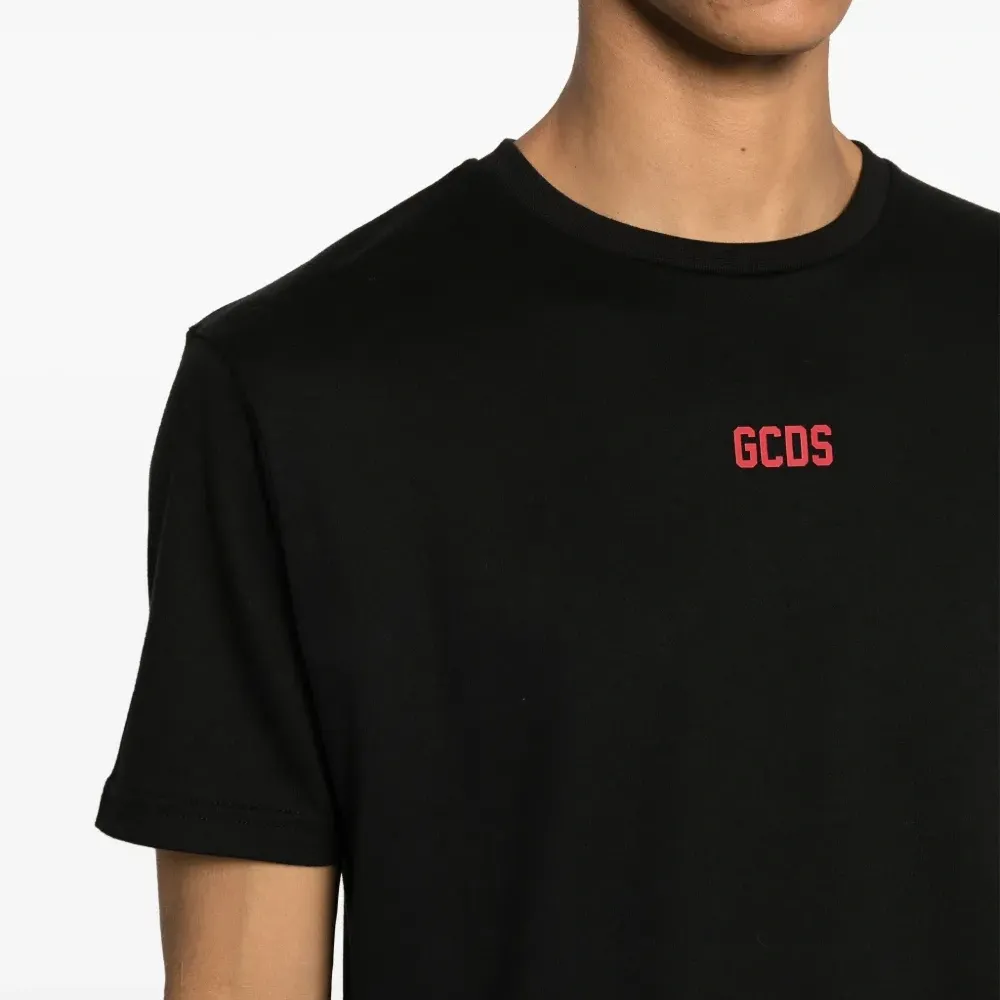 Футболка с логотипом