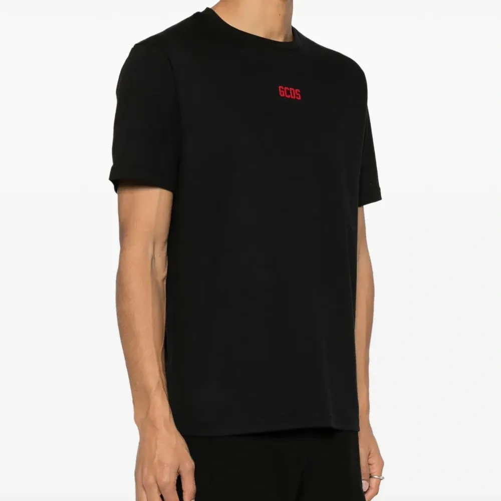 Футболка с логотипом