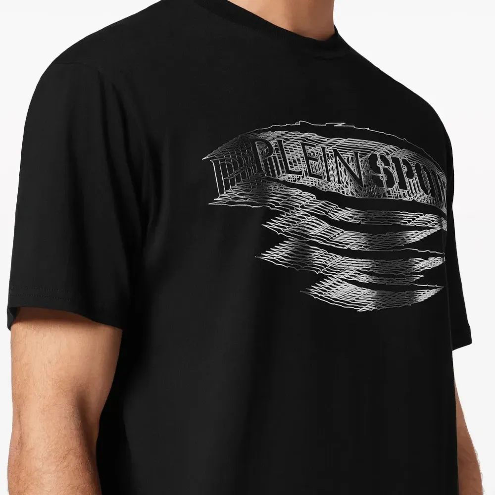 Футболка с логотипом