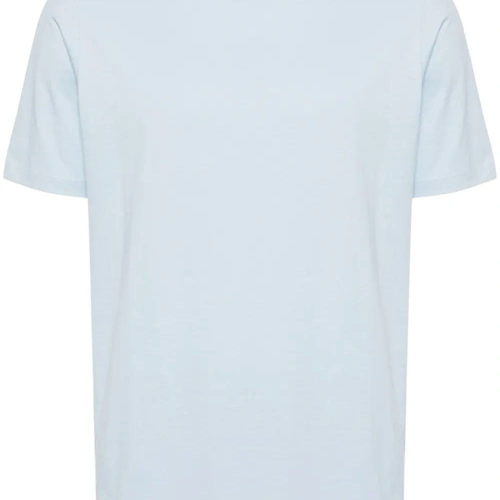 Футболка с вышитым логотипом