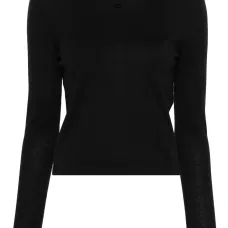 Свитер с вышитым логотипом