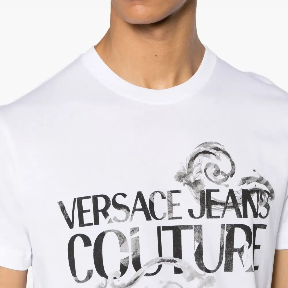 Футболка с логотипом