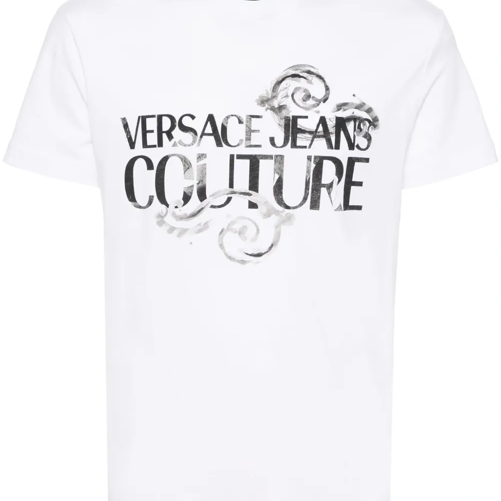 Футболка с логотипом