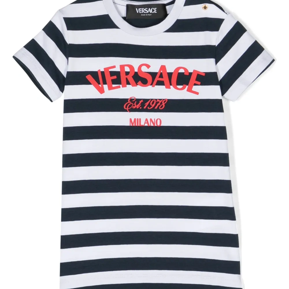 Футболка в полоску с логотипом