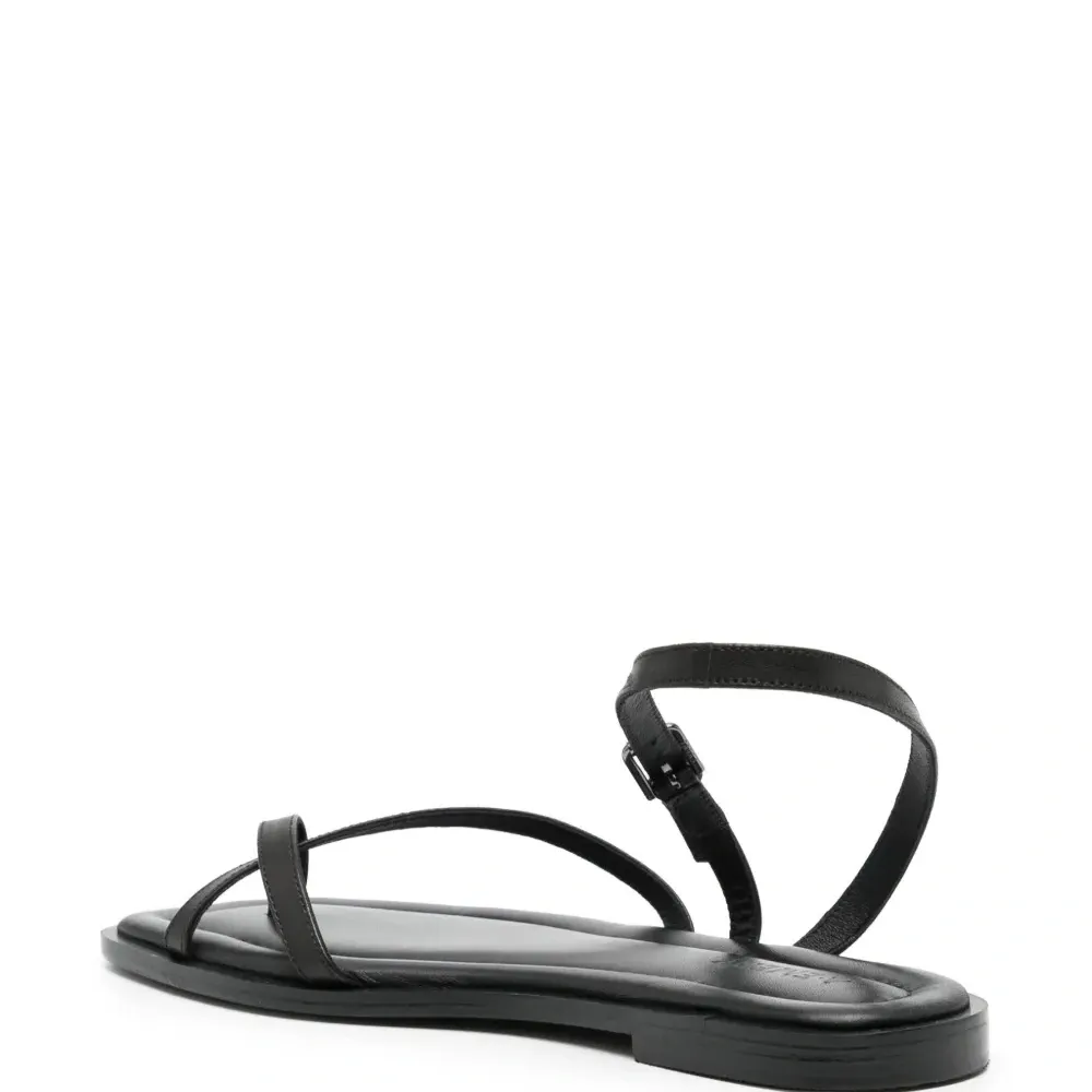 Сандалии Lucia с пряжками