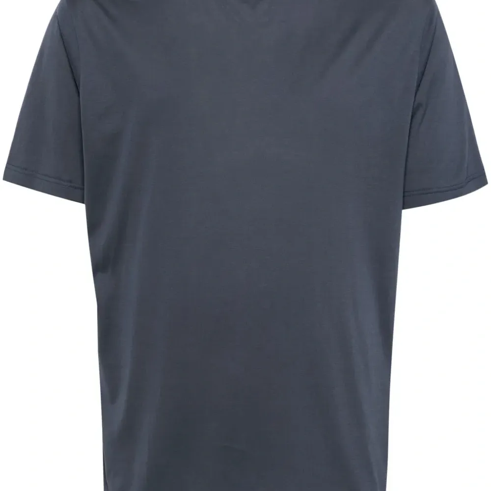 Футболка с круглым вырезом