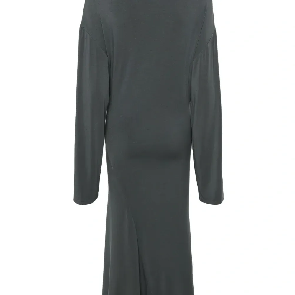 Платье макси с приспущенными плечами