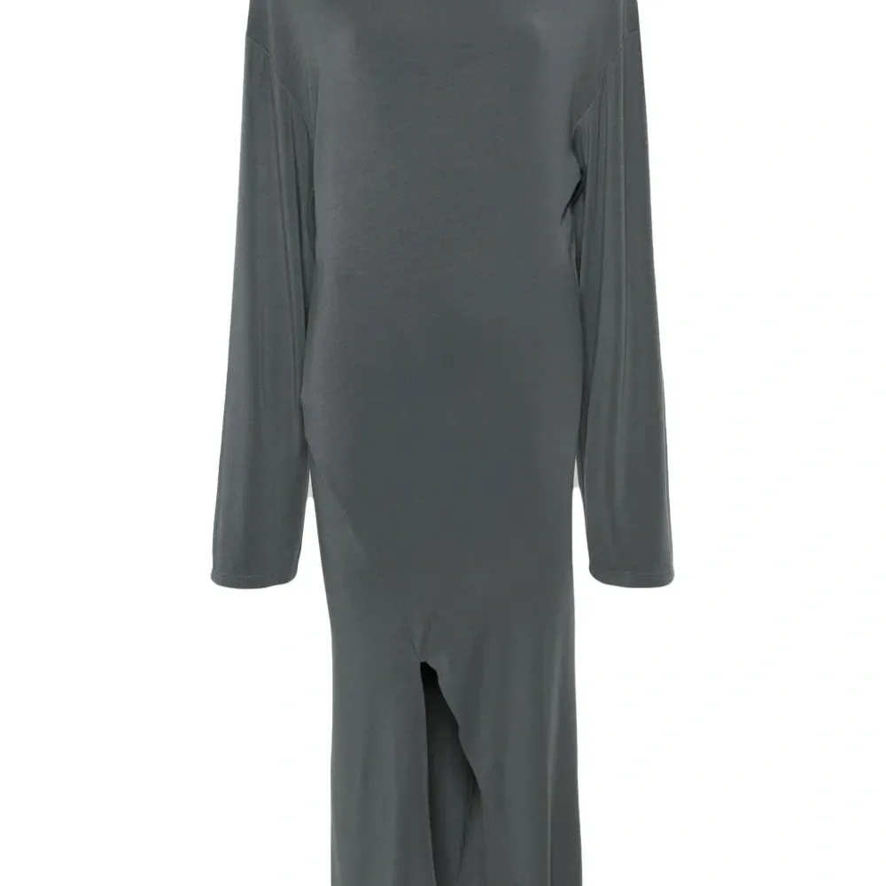 Платье макси с приспущенными плечами